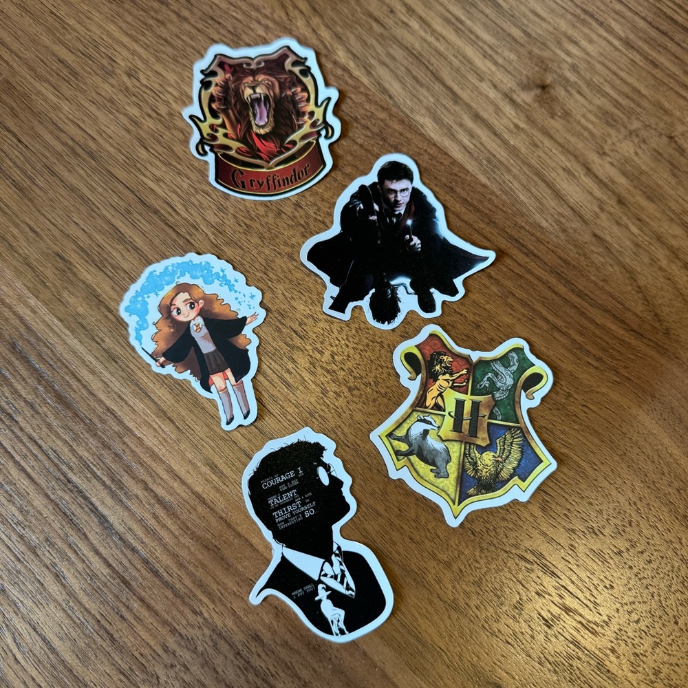 Harry Potter Hogwarts Gryffindor Colorful Vinyl Diecut Stickers Pack of 5 New